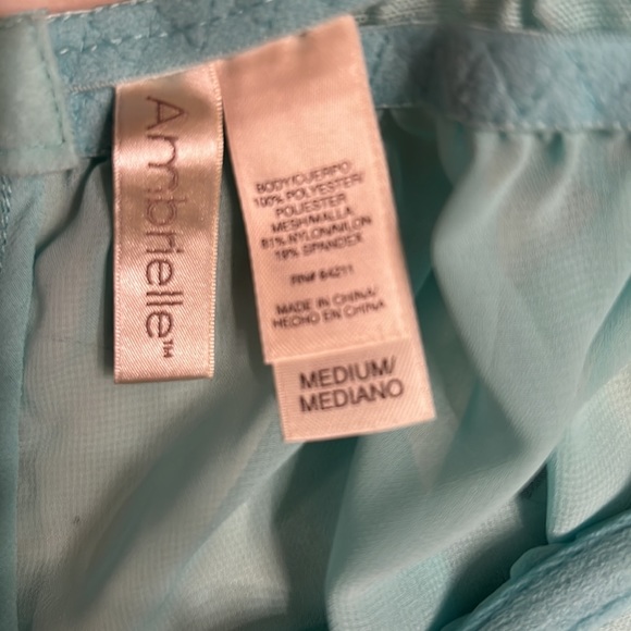 Ambrielle . Medium - Picture 2 of 7